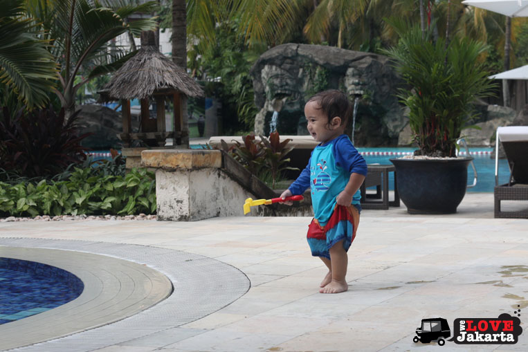tasha may_welovejakarta_we love jakarta_Hyatt Hotel Jakarta_kids in Jakarta_kids pool_playdate