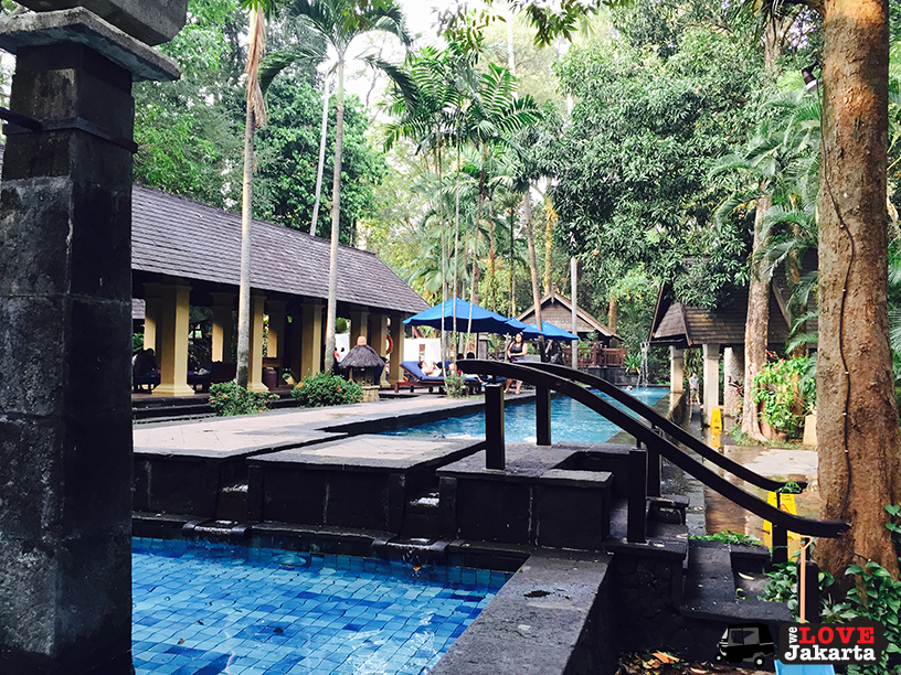 welovejakarta_tasha May_Novotel Bogor_weekend getaway from Jakarta_Novotel swimming pool